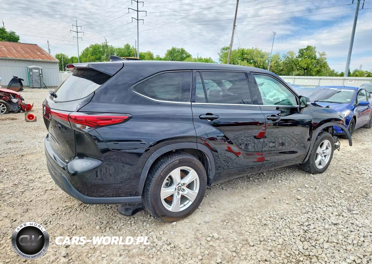 2021 Toyota Highlander Le VIN:5TDZZRAH6MS532166 - 3