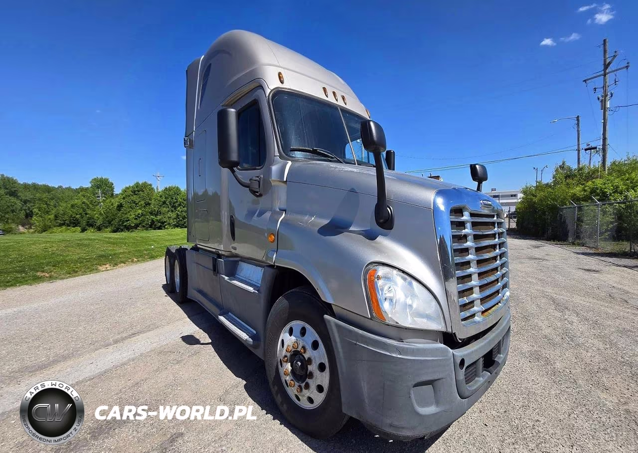 2016 Freightliner Cascadia Trucks Semi Truck