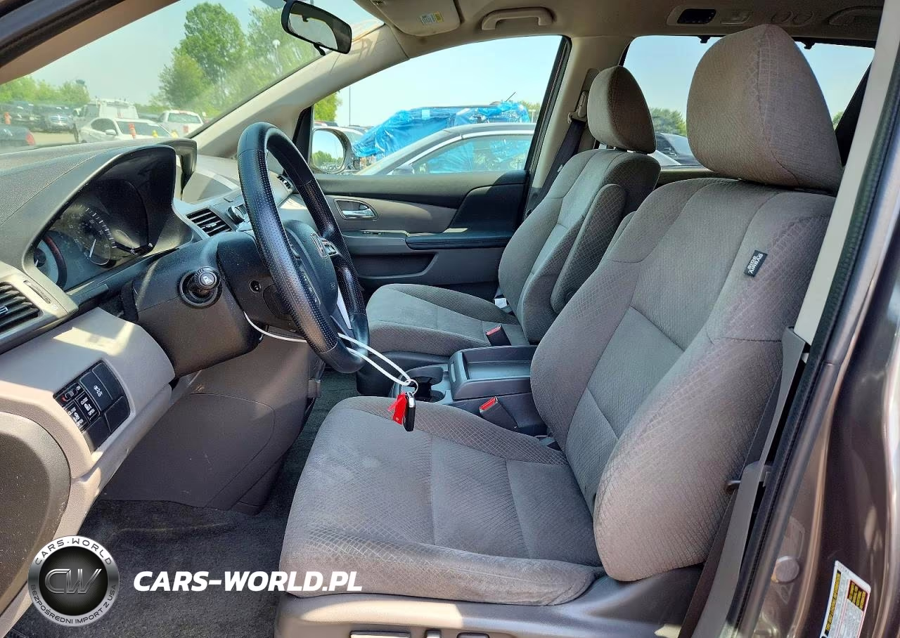 2016 Honda Odyssey Se VIN:5FNRL5H38GB135586 - 7