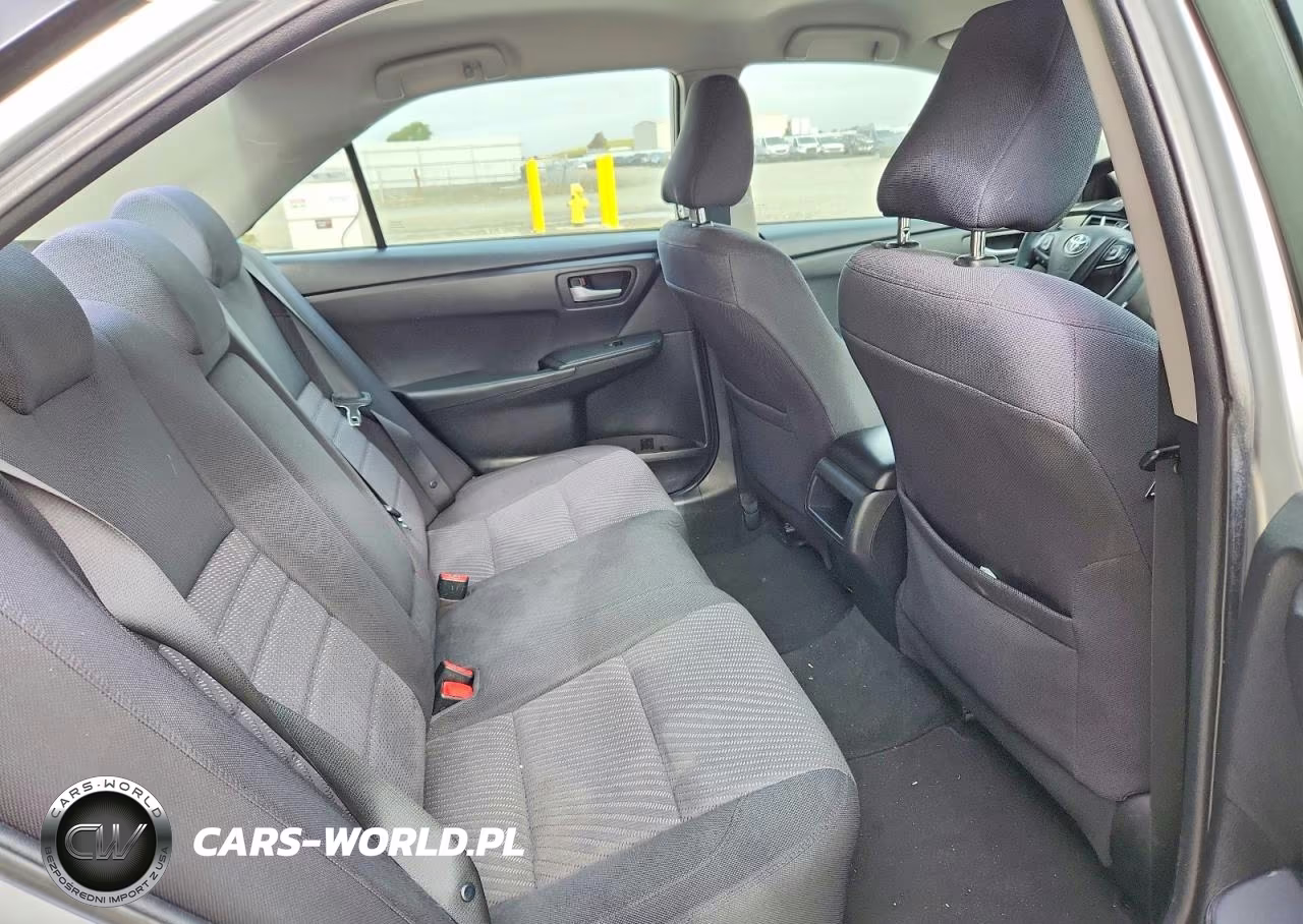 2016 Toyota Camry Le VIN:4T4BF1FK0GR566072 - 10