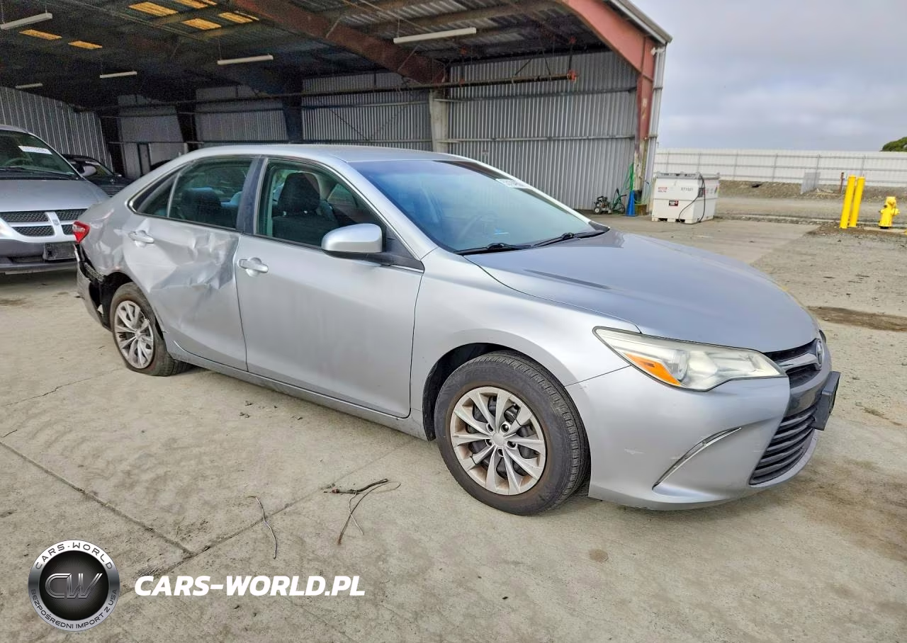 2016 Toyota Camry Le VIN:4T4BF1FK0GR566072 - 4