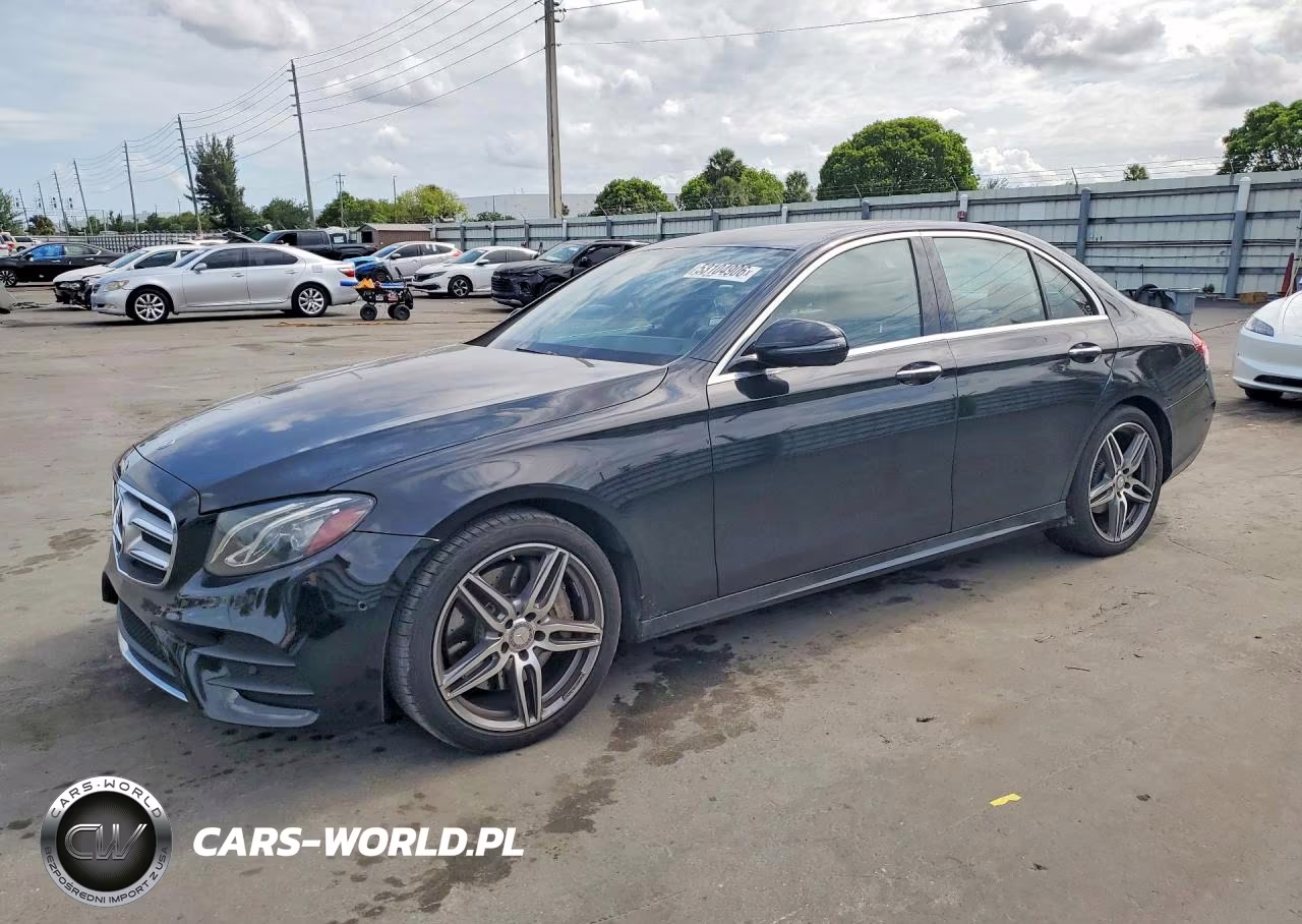 2017 Mercedes-Benz E 300 – zdjęcie 1 z 12