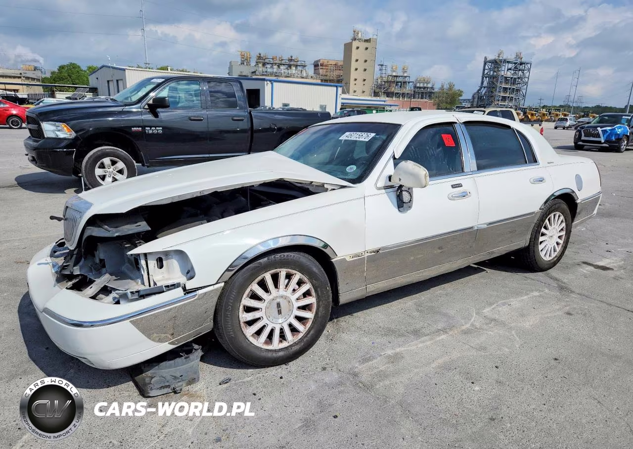 2004 Lincoln Town Car Executive
