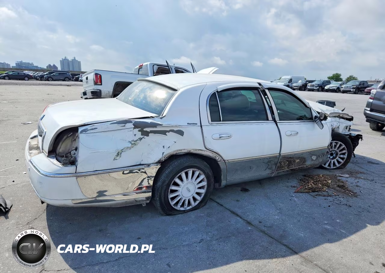 2004 Lincoln Town Car Executive VIN:1LNHM81W84Y624320 - 3