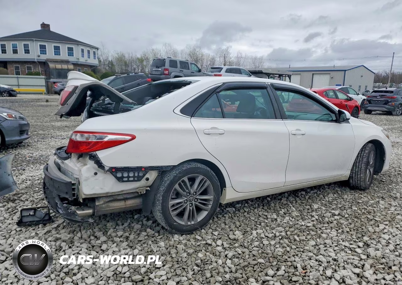 2016 Toyota Camry Se VIN:4T1BF1FK3GU215702 - 3