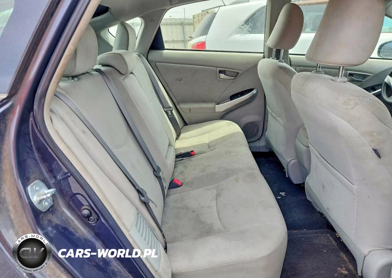 2015 Toyota Prius Two VIN:JTDKN3DU3F0438044 - 10