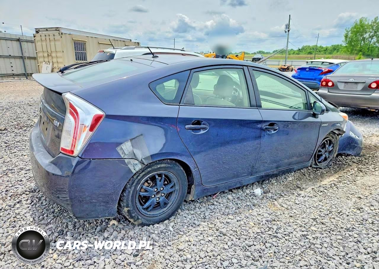 2015 Toyota Prius Two VIN:JTDKN3DU3F0438044 - 3