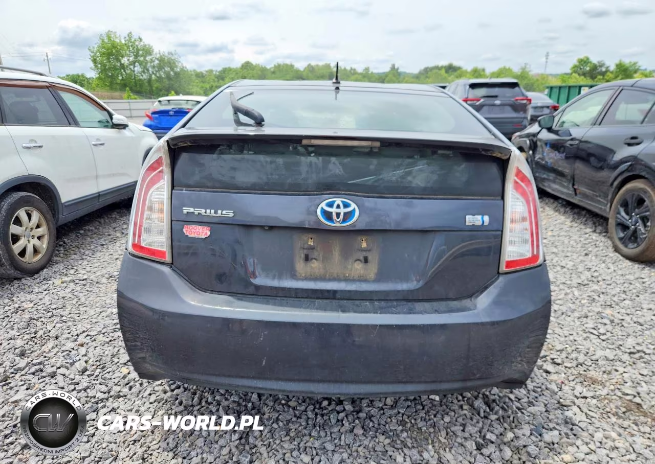 2015 Toyota Prius Two VIN:JTDKN3DU3F0438044 - 6