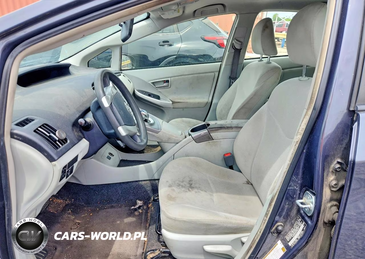 2015 Toyota Prius Two VIN:JTDKN3DU3F0438044 - 7