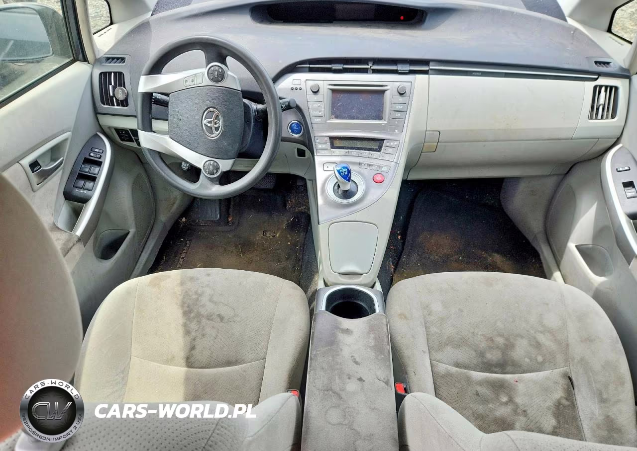 2015 Toyota Prius Two VIN:JTDKN3DU3F0438044 - 8