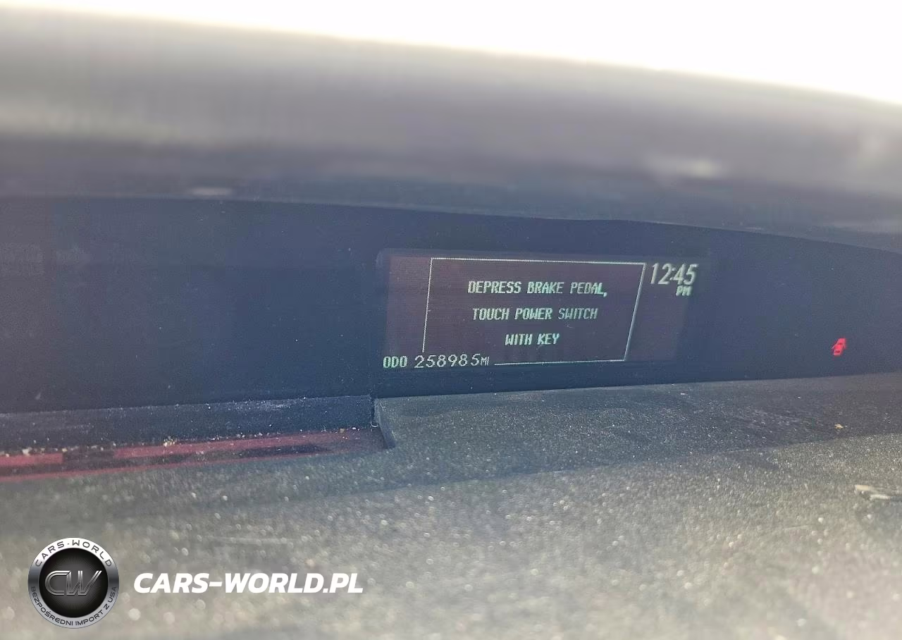2015 Toyota Prius Two VIN:JTDKN3DU3F0438044 - 9