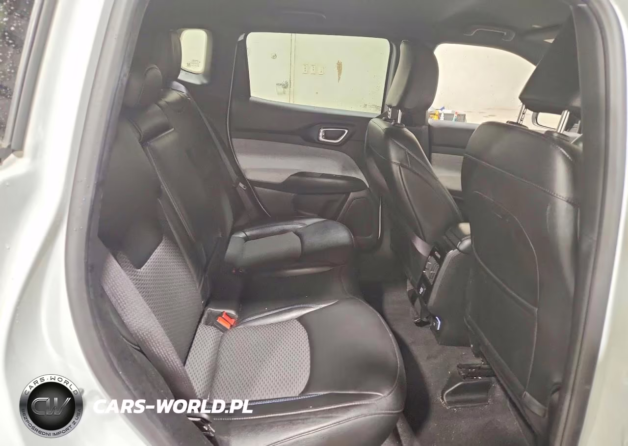 2023 Jeep Compass Latitude VIN:3C4NJDBNXPT561435 - 11
