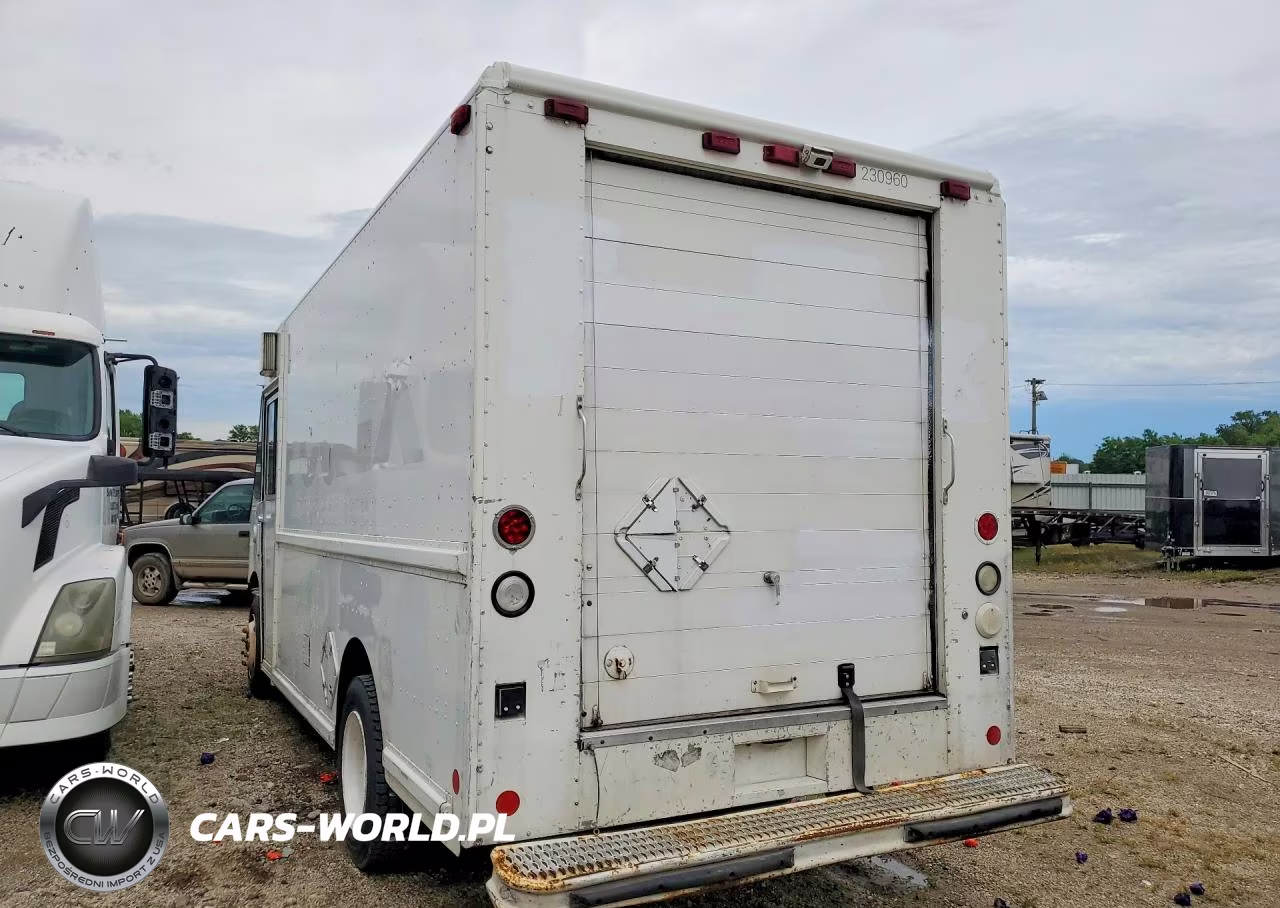 2001 Freightliner Mt45 Chassis Delivery Truck VIN:4UZAANBW91CH52665 - 2