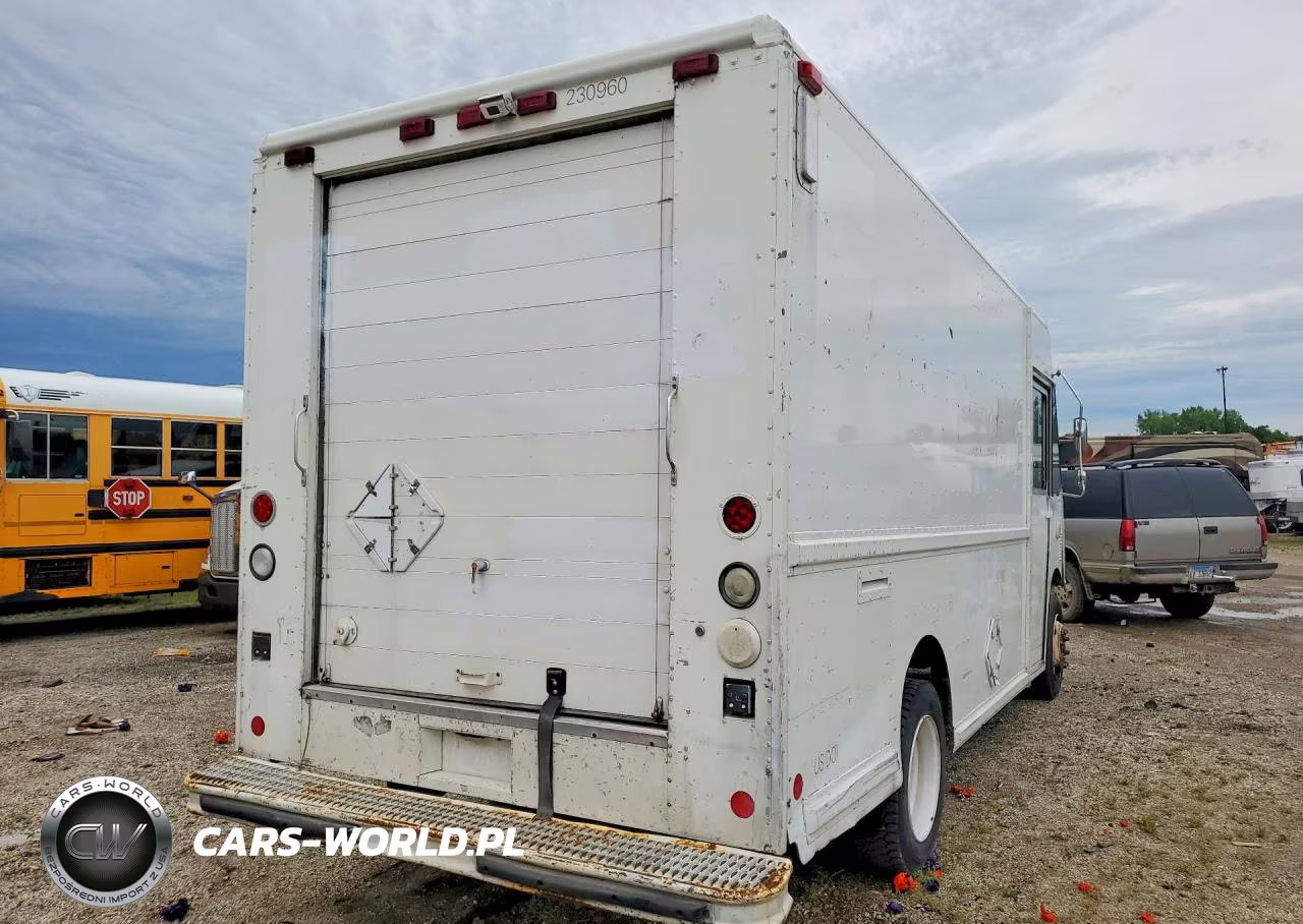 2001 Freightliner Mt45 Chassis Delivery Truck VIN:4UZAANBW91CH52665 - 3
