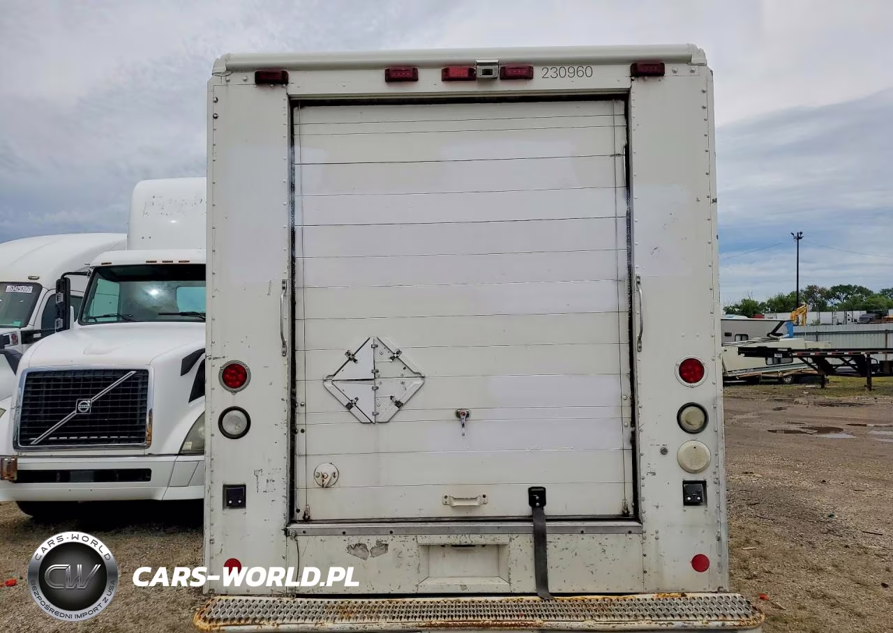 2001 Freightliner Mt45 Chassis Delivery Truck VIN:4UZAANBW91CH52665 - 6