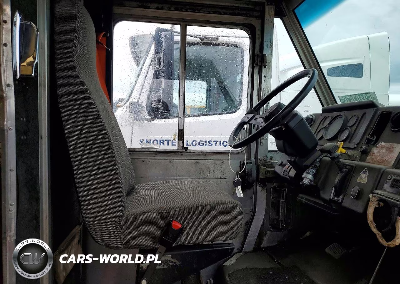 2001 Freightliner Mt45 Chassis Delivery Truck VIN:4UZAANBW91CH52665 - 7