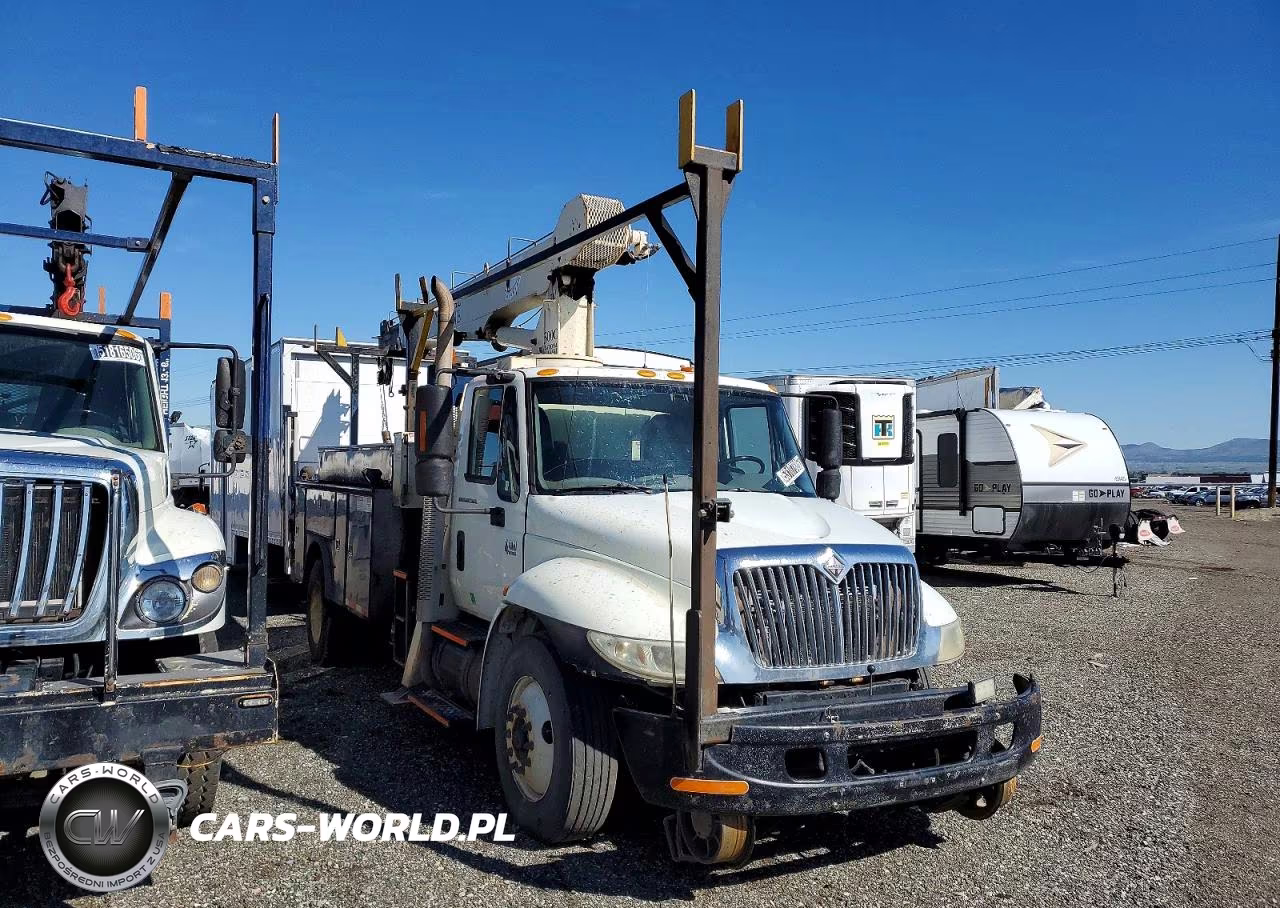 2006 International 4400 Crane Truck