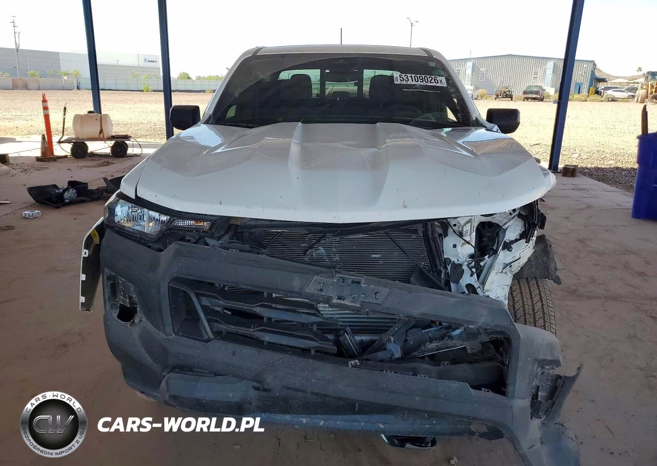 2025 Chevrolet Colorado VIN:1GCPTBEK2S1213069 - 5