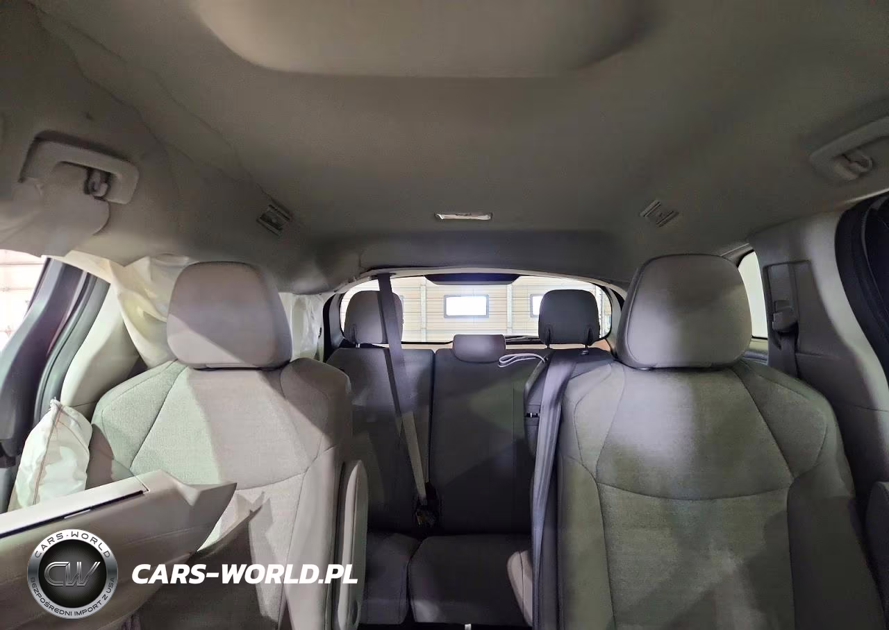 2024 Toyota Sienna Le VIN:5TDKRKECXRS188016 - 10