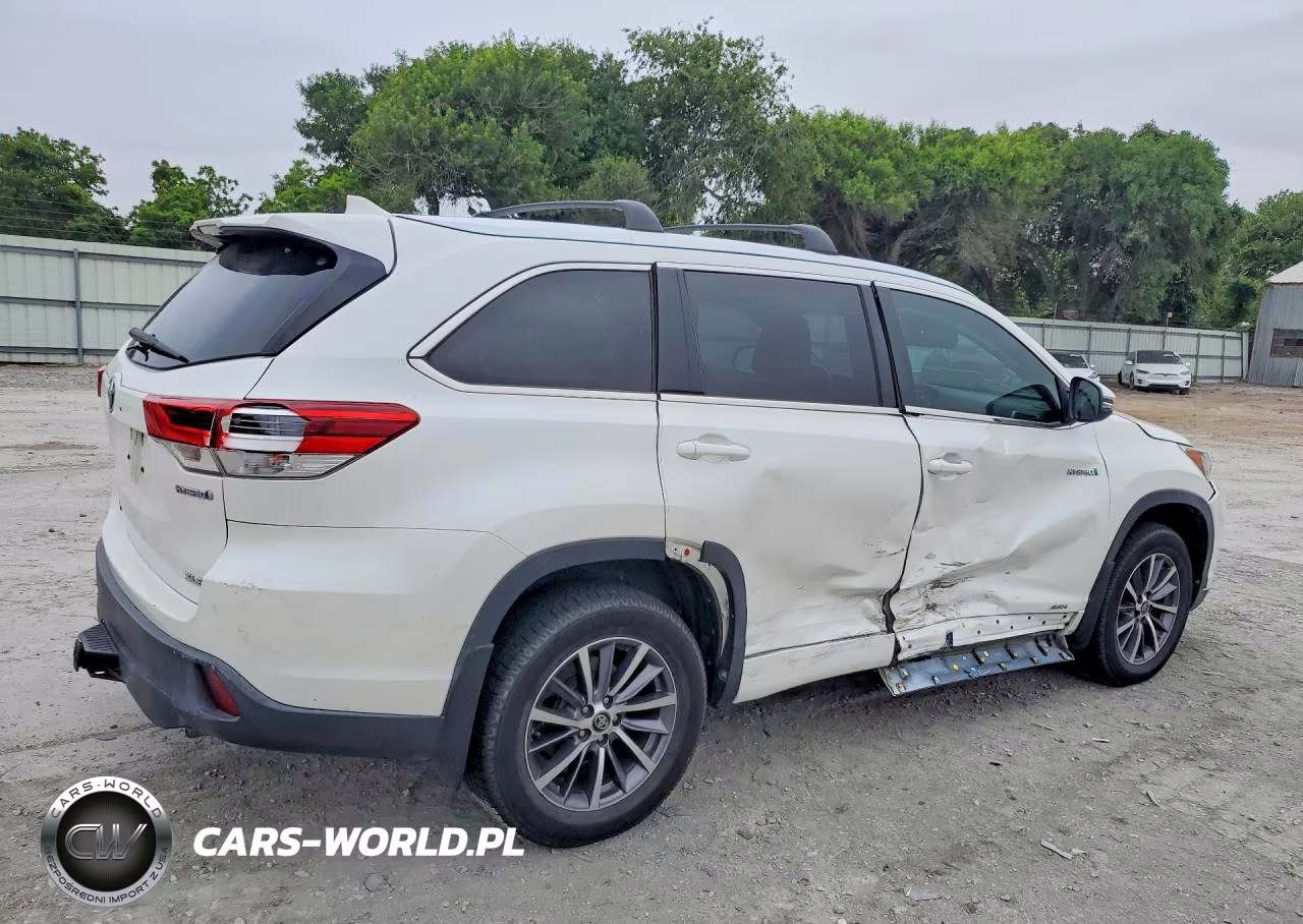 2018 Toyota Highlander Hybrid Xle VIN:5TDJGRFH4JS051842 - 3
