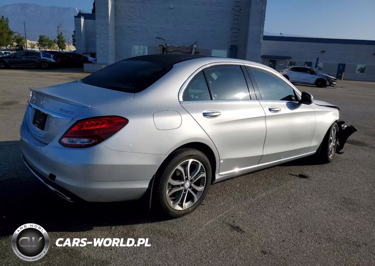 2016 Mercedes-Benz C 300 4Matic VIN:55SWF4KB4GU146748 - 3