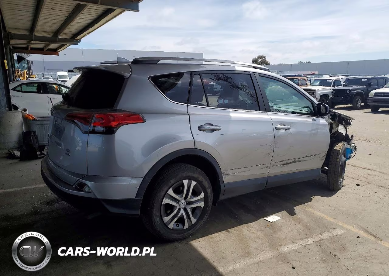 2017 Toyota Rav4 Le VIN:2T3BFREV9HW631823 - 3