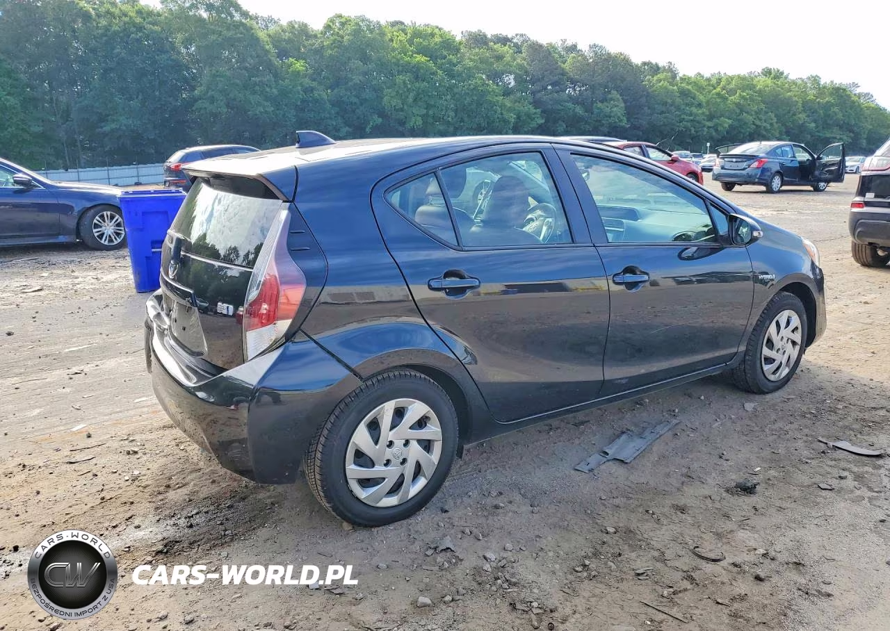 2015 Toyota Prius C Two VIN:JTDKDTB30F1583520 - 3