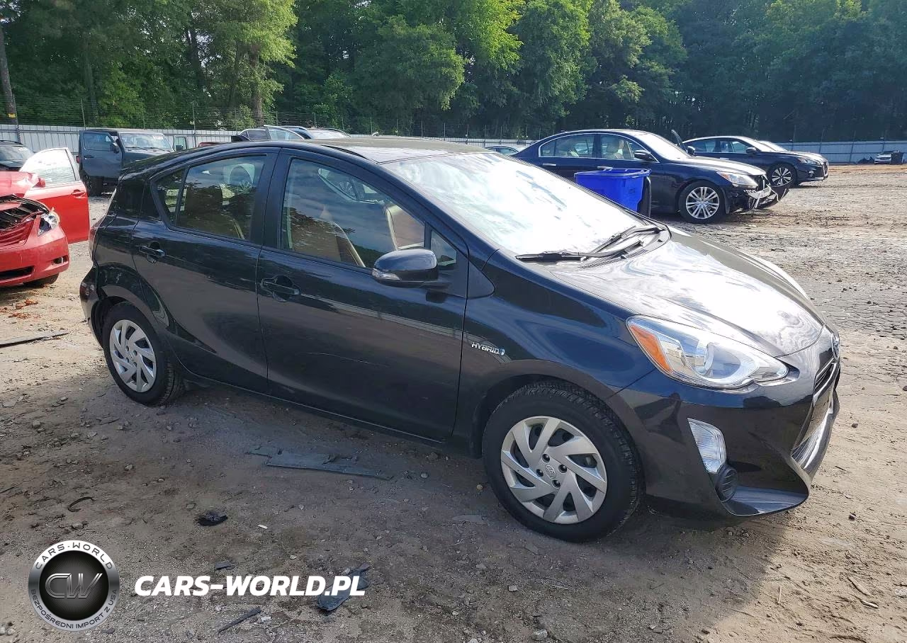 2015 Toyota Prius C Two VIN:JTDKDTB30F1583520 - 4