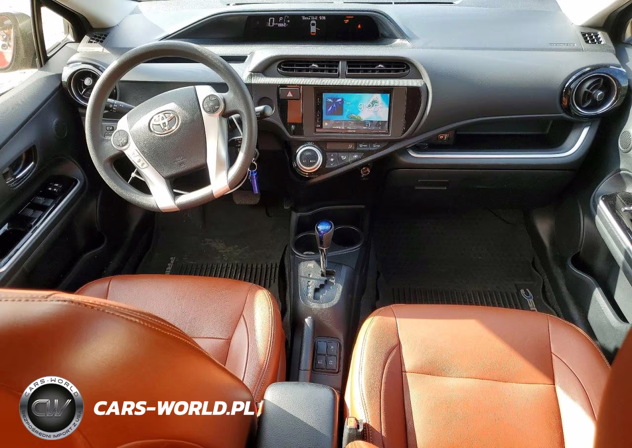 2015 Toyota Prius C Two VIN:JTDKDTB30F1583520 - 8