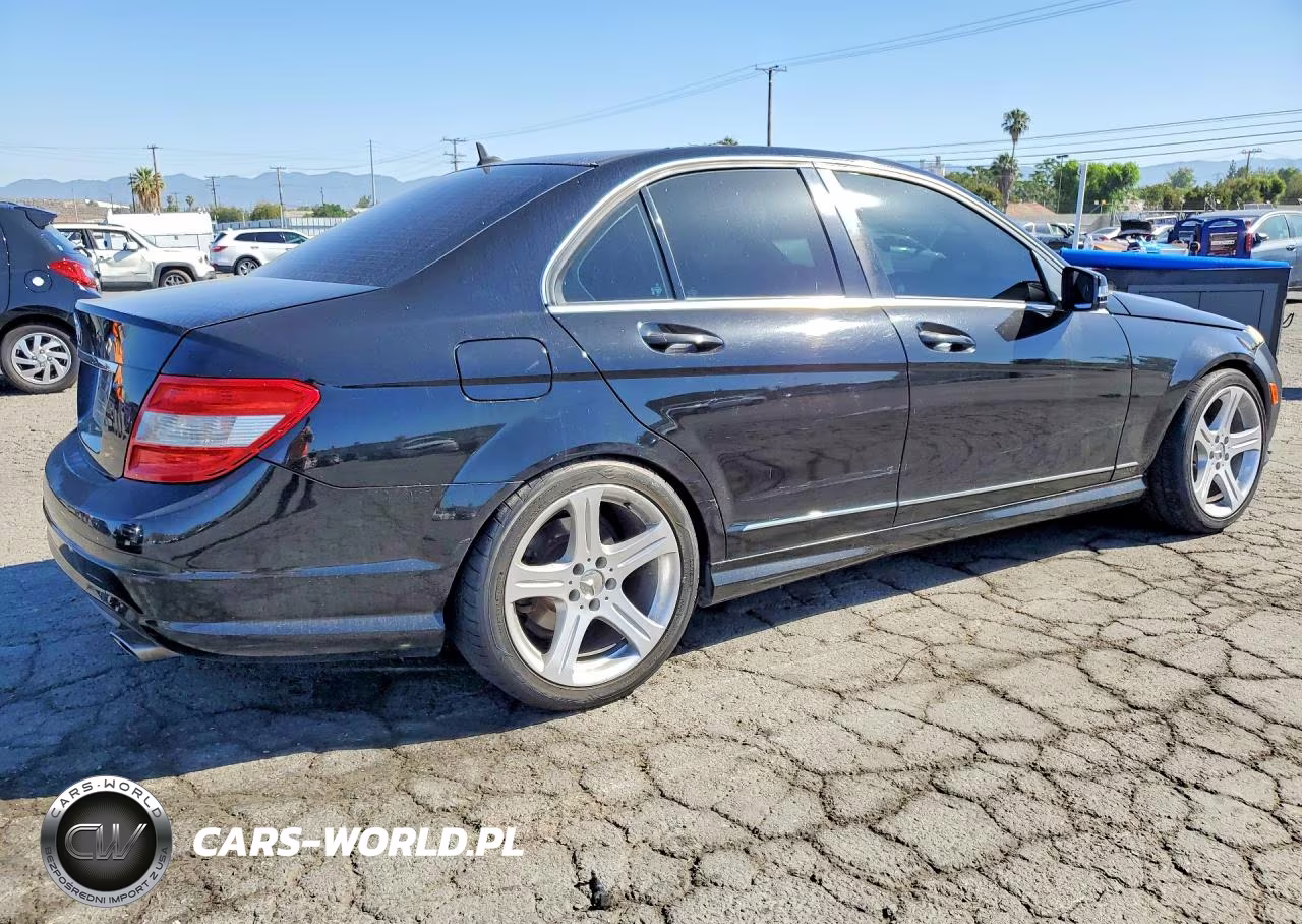 2010 Mercedes-Benz C 300 VIN:WDDGF5EB1AF424814 - 3
