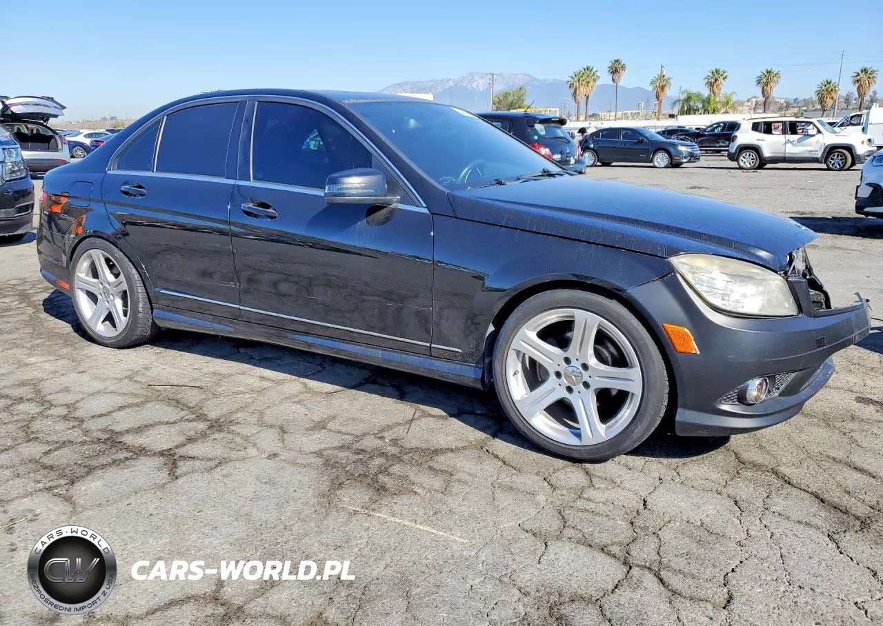 2010 Mercedes-Benz C 300 VIN:WDDGF5EB1AF424814 - 4