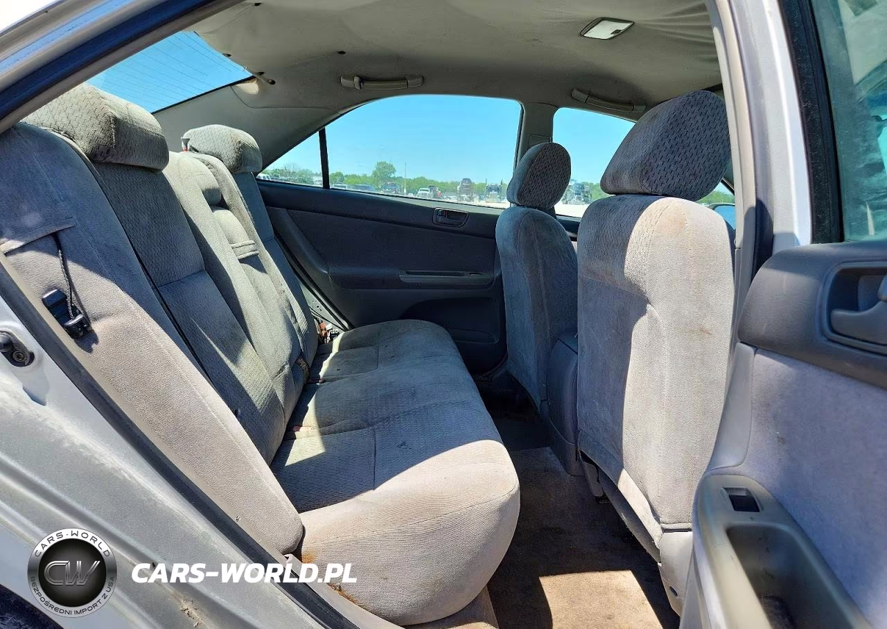 2003 Toyota Camry Le VIN:4T1BE32K83U149419 - 10