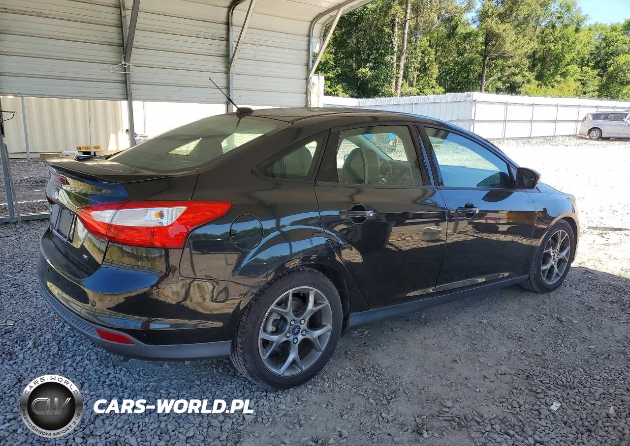 2014 Ford Focus Se VIN:1FADP3F29EL230381 - 3