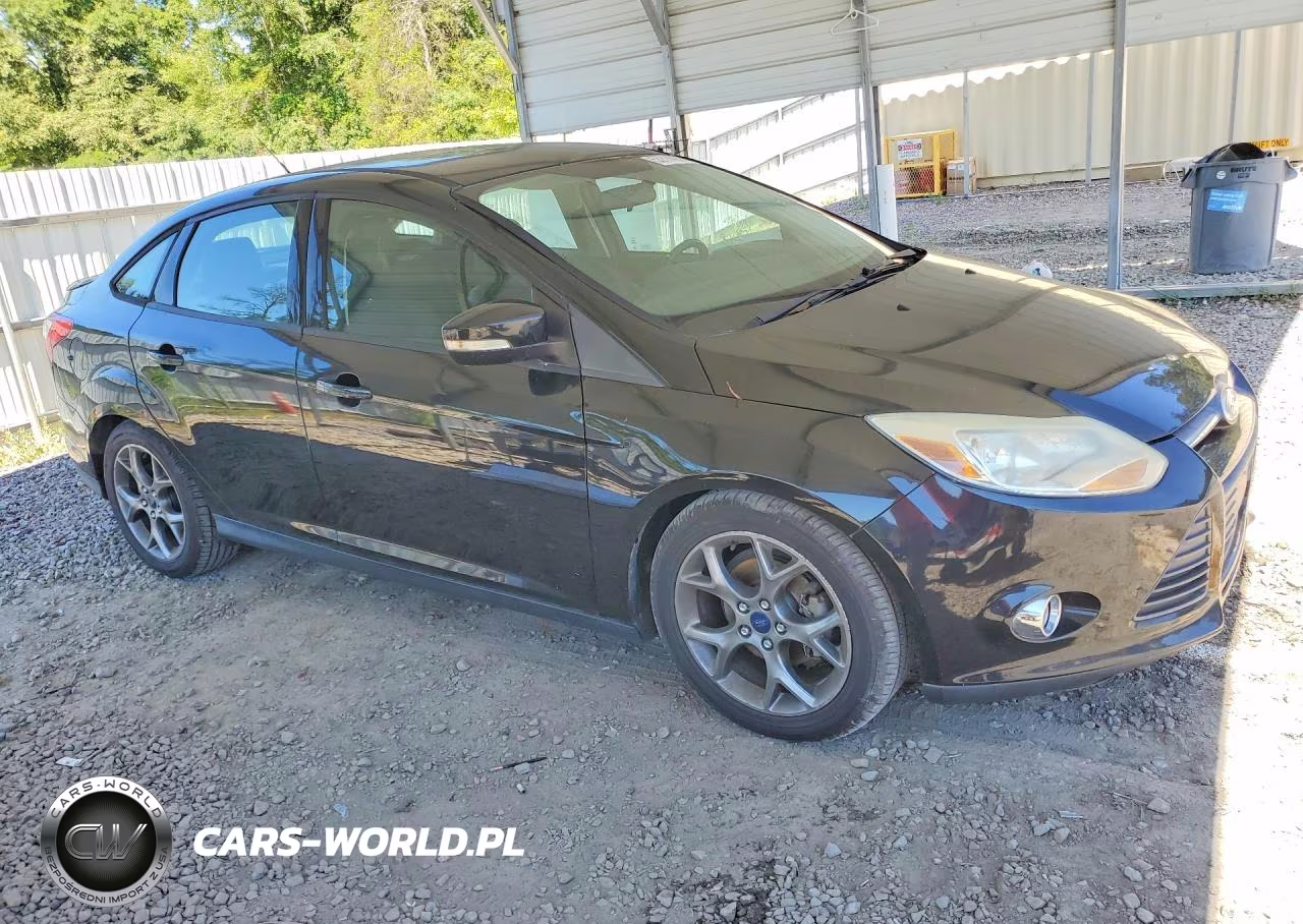 2014 Ford Focus Se VIN:1FADP3F29EL230381 - 4