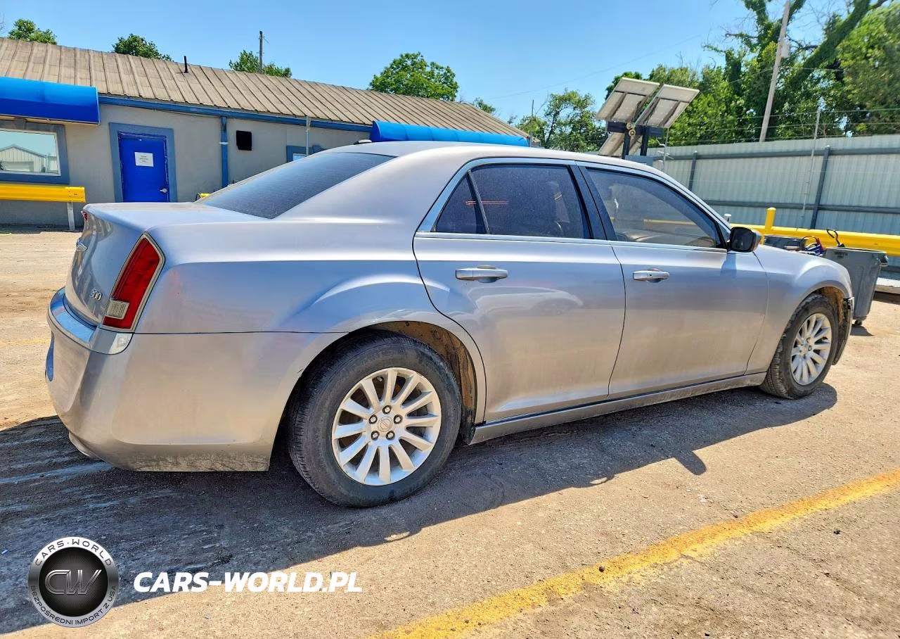 2014 Chrysler 300 VIN:2C3CCAAG6EH275949 - 3