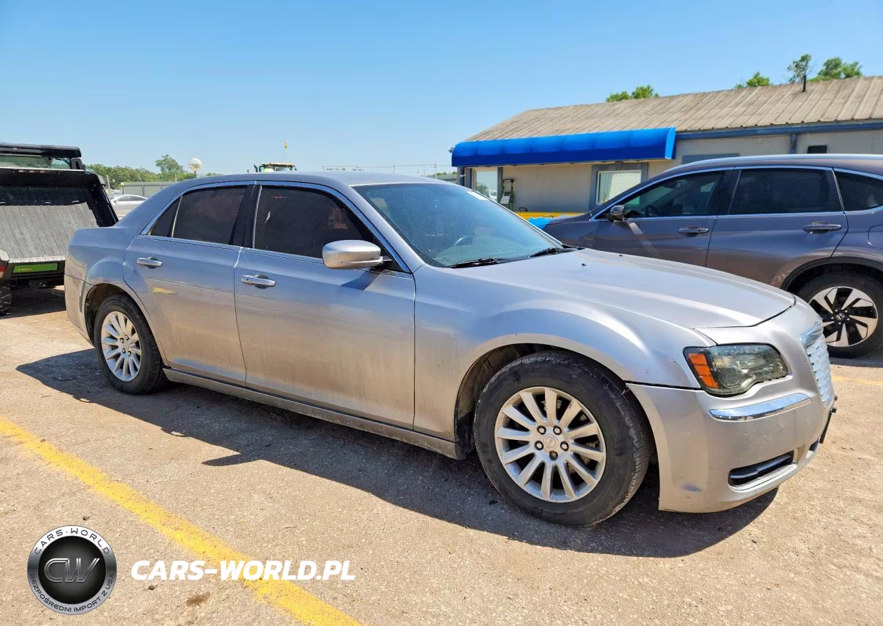 2014 Chrysler 300 VIN:2C3CCAAG6EH275949 - 4