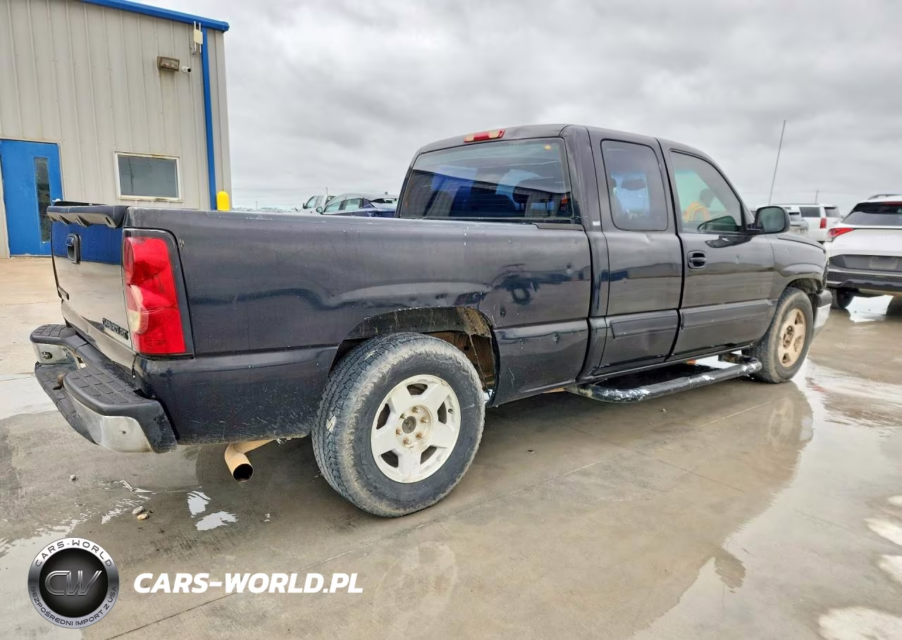 2005 Chevrolet Silverado C1500 VIN:2GCEC19V851296673 - 3