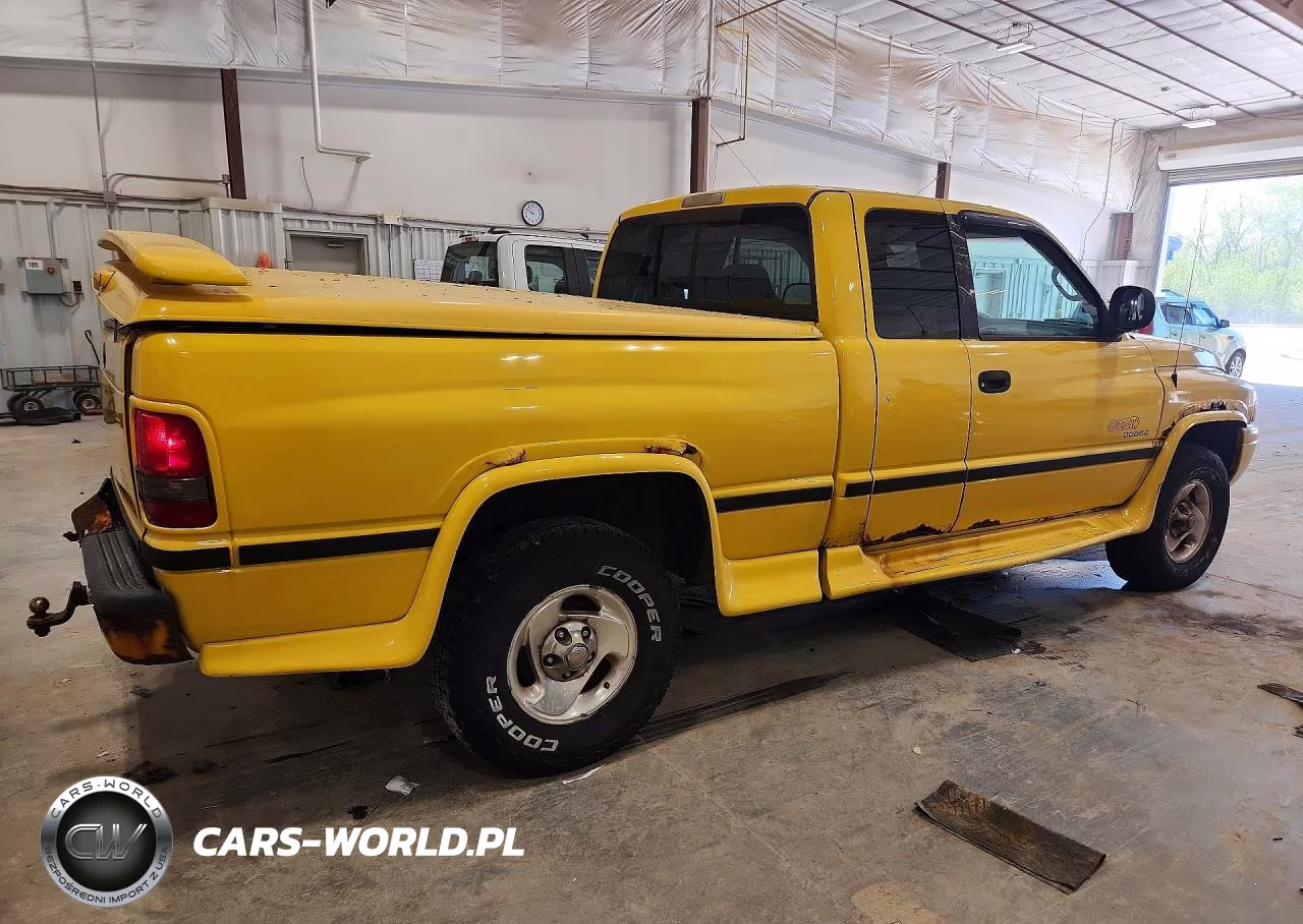 1999 Dodge Ram 1500 VIN:1B7HF13YXXJ605673 - 3