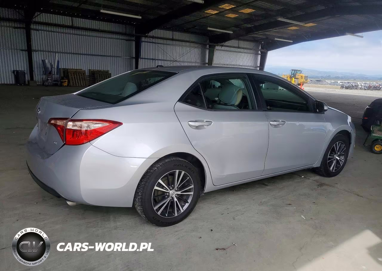 2017 Toyota Corolla Le VIN:5YFBURHE9HP623362 - 3