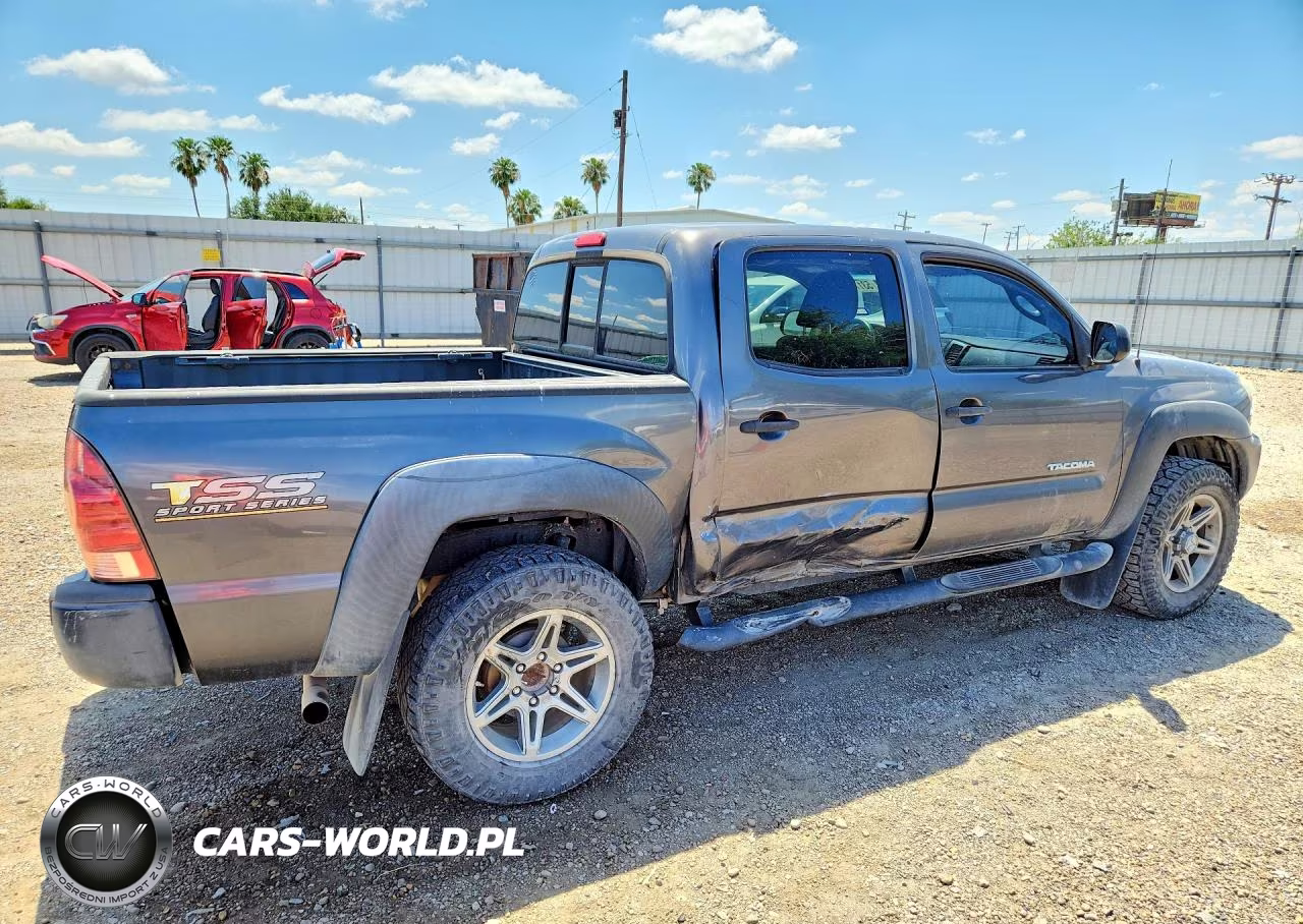 2013 Toyota Tacoma Double Cab VIN:5TFJX4GN3DX019468 - 3