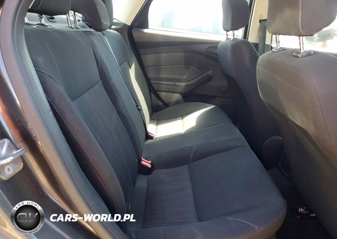 2016 Ford Focus S VIN:1FADP3E20GL211870 - 10