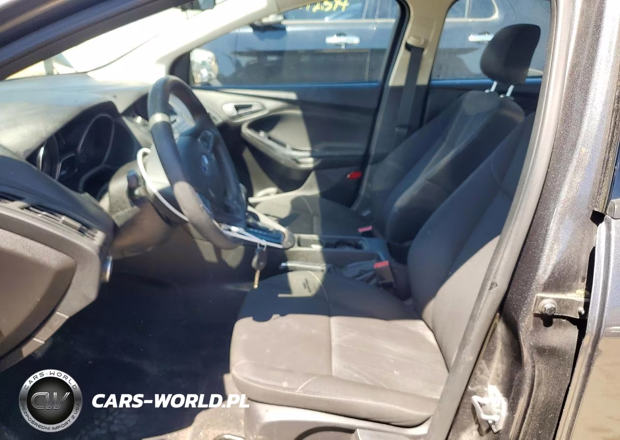 2016 Ford Focus S VIN:1FADP3E20GL211870 - 7