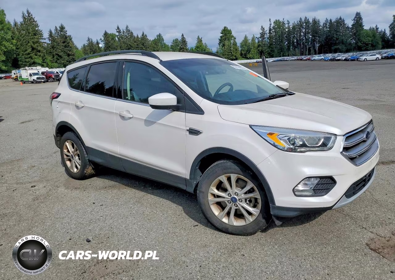 2017 Ford Escape Se VIN:1FMCU9GD3HUB32829 - 4