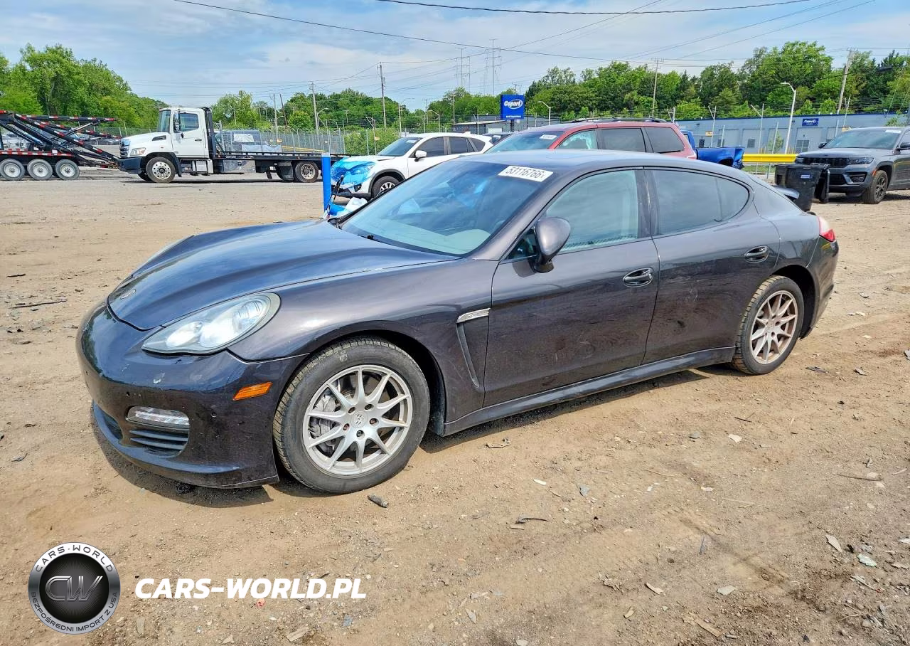 2011 Porsche Panamera 2