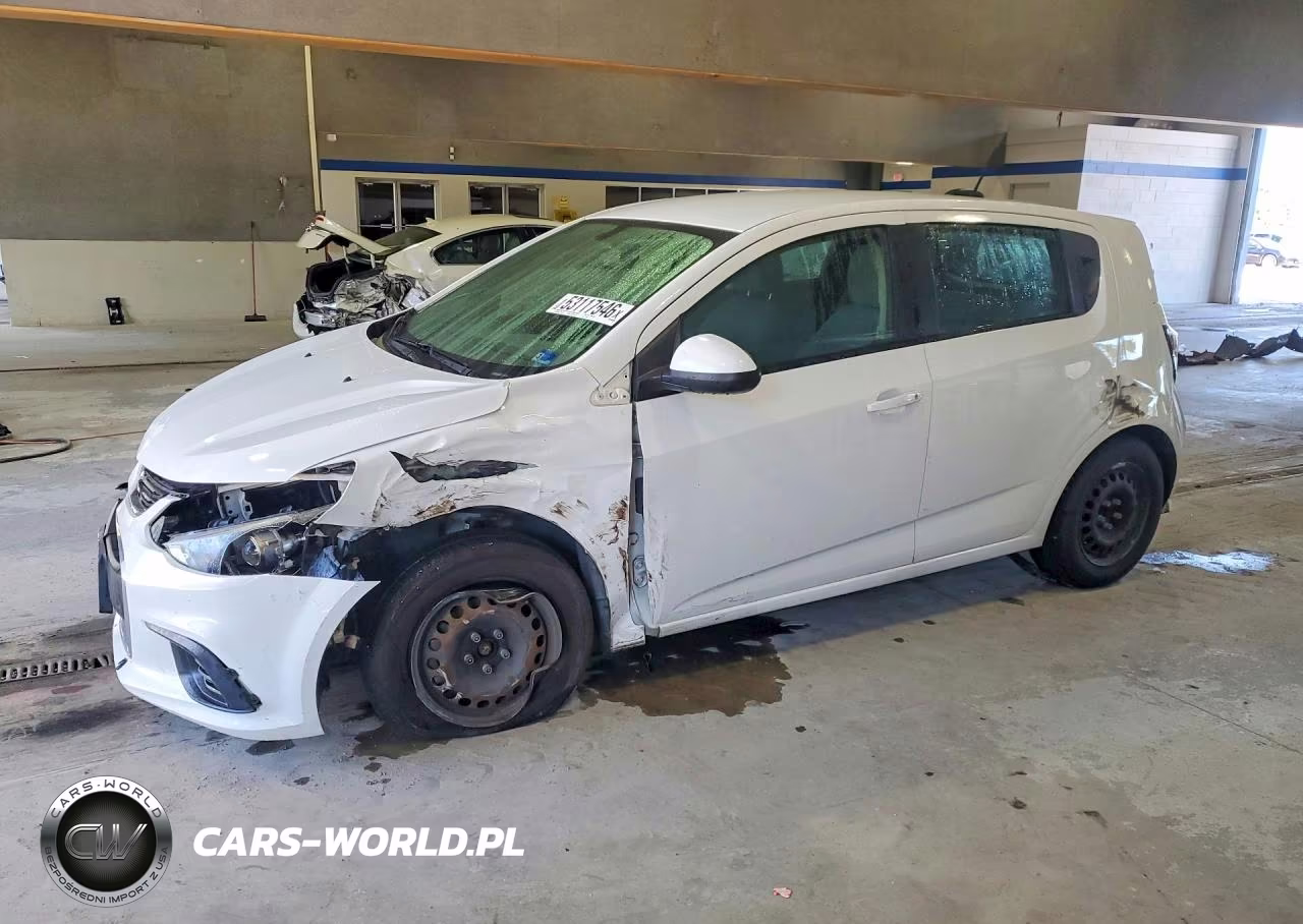2017 Chevrolet Sonic – zdjęcie 1 z 12