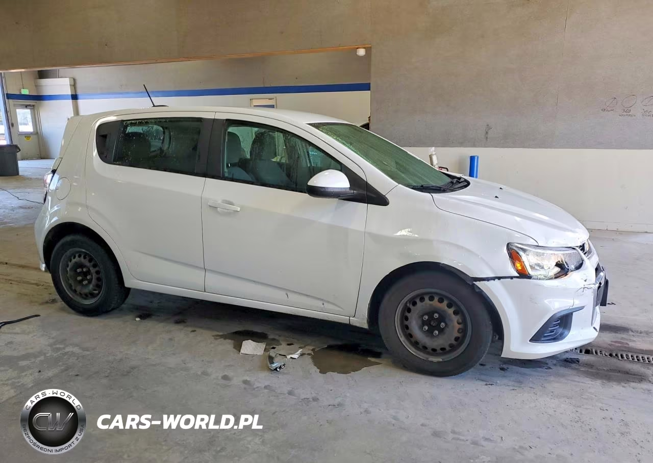 2017 Chevrolet Sonic VIN:1G1JG6SH8H4173008 - 4