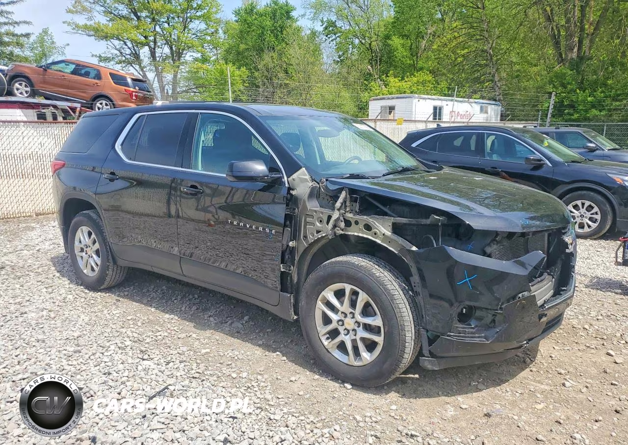 2019 Chevrolet Traverse Ls VIN:1GNERFKW8KJ100433 - 4