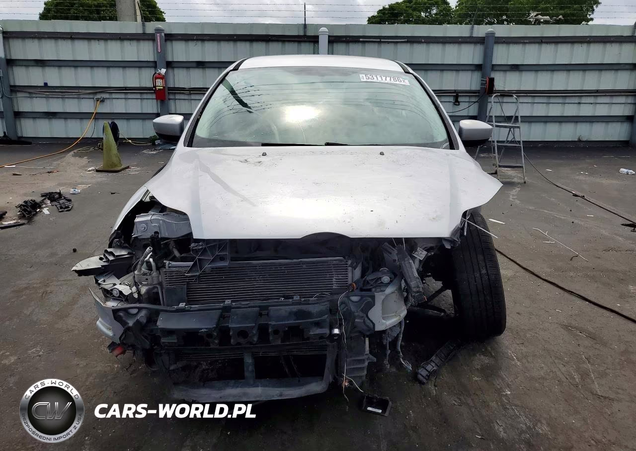 2012 Ford Focus Se VIN:1FAHP3K27CL315305 - 5