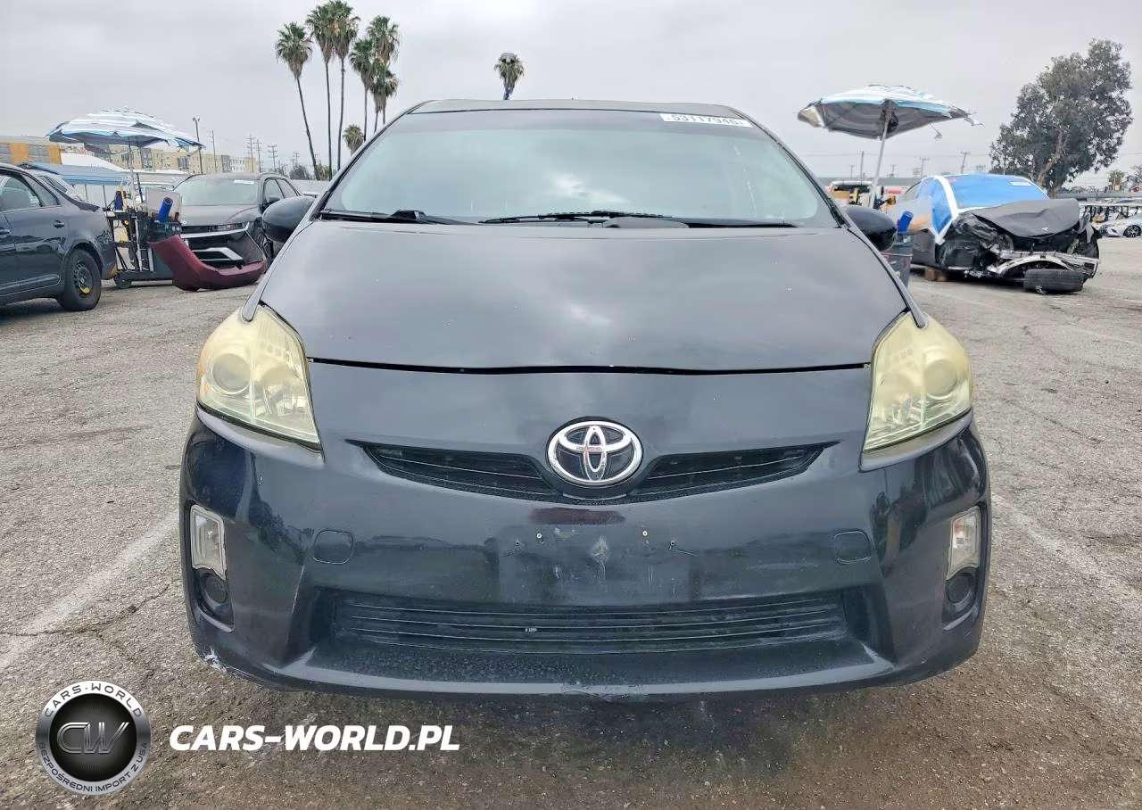 2011 Toyota Prius Two VIN:JTDKN3DUXB1358065 - 5