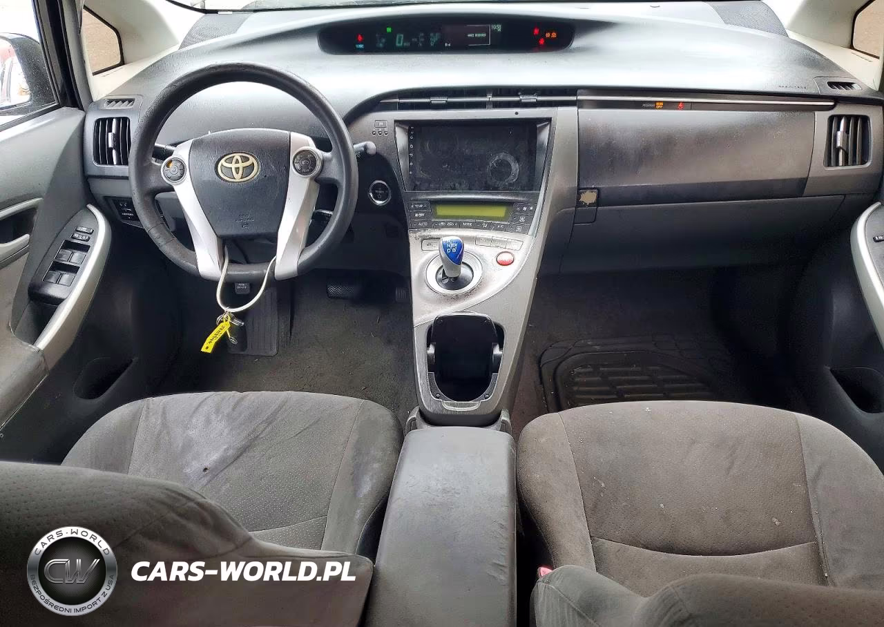 2011 Toyota Prius Two VIN:JTDKN3DUXB1358065 - 8